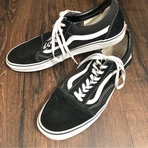 Vans Black and White Old Skool Sneaker Shoe